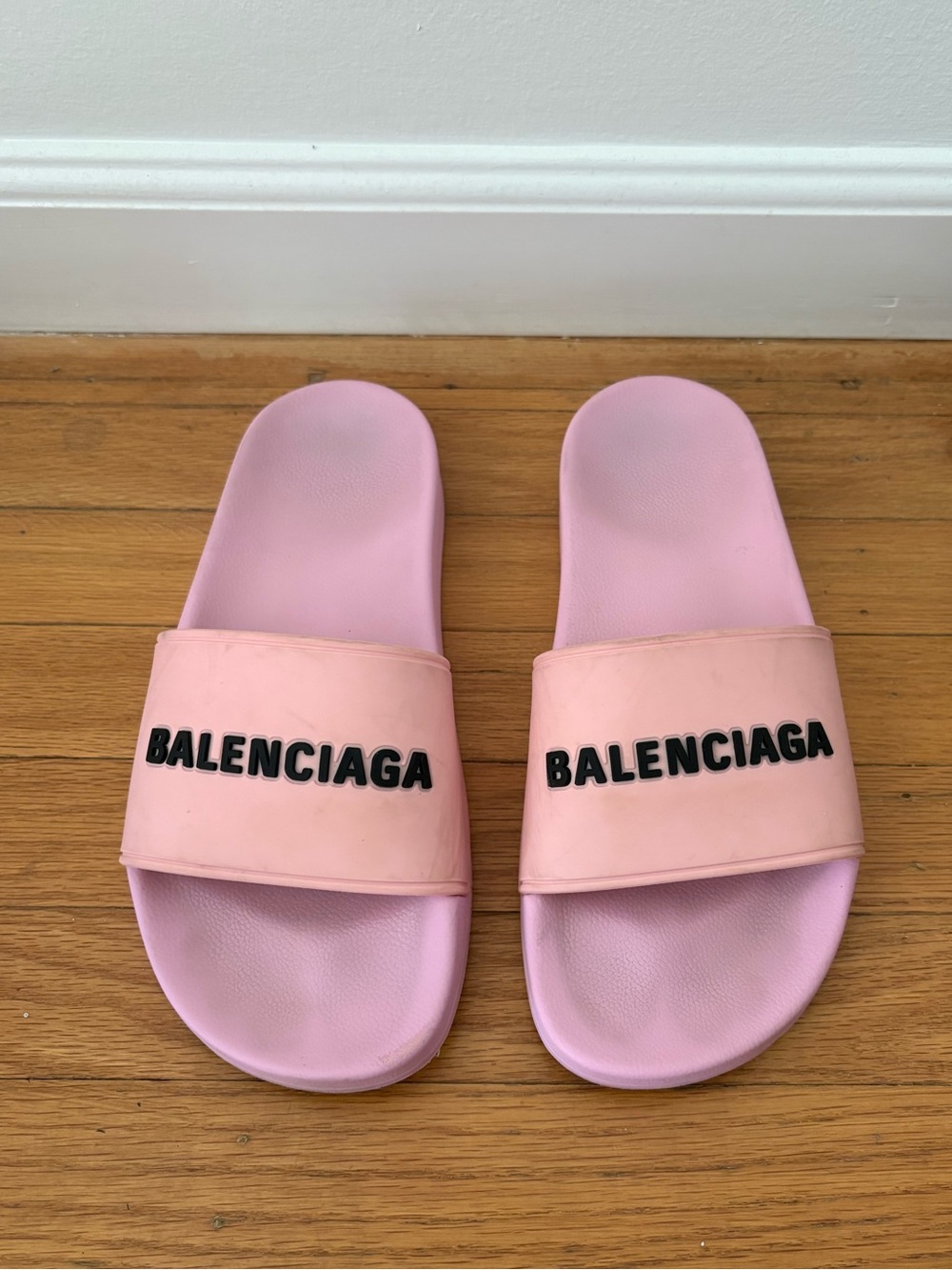 Balenciaga pink pool Logo Slides